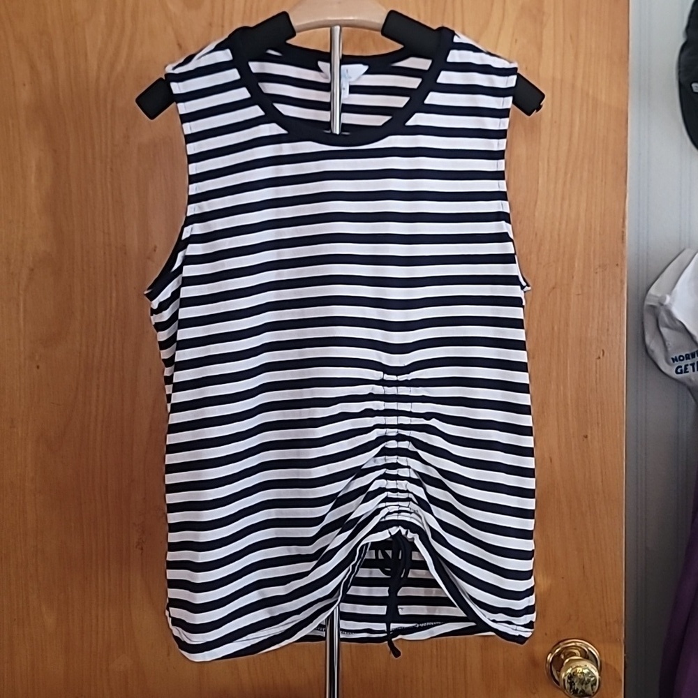 Pre owned Walmart Time and Tru Sleeveless T Shirt